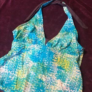 Halter top swimsuit top